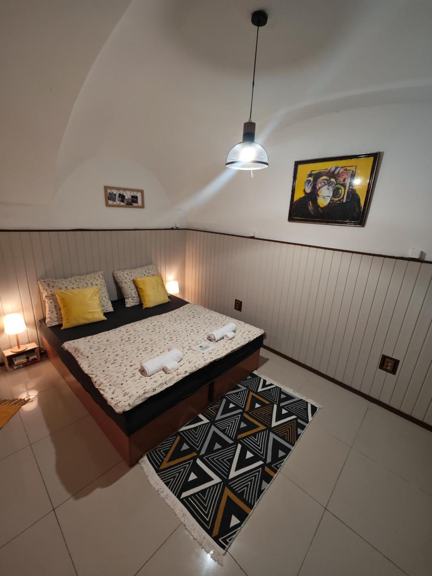 Vintage Room With Garden View Bratislava Buitenkant foto
