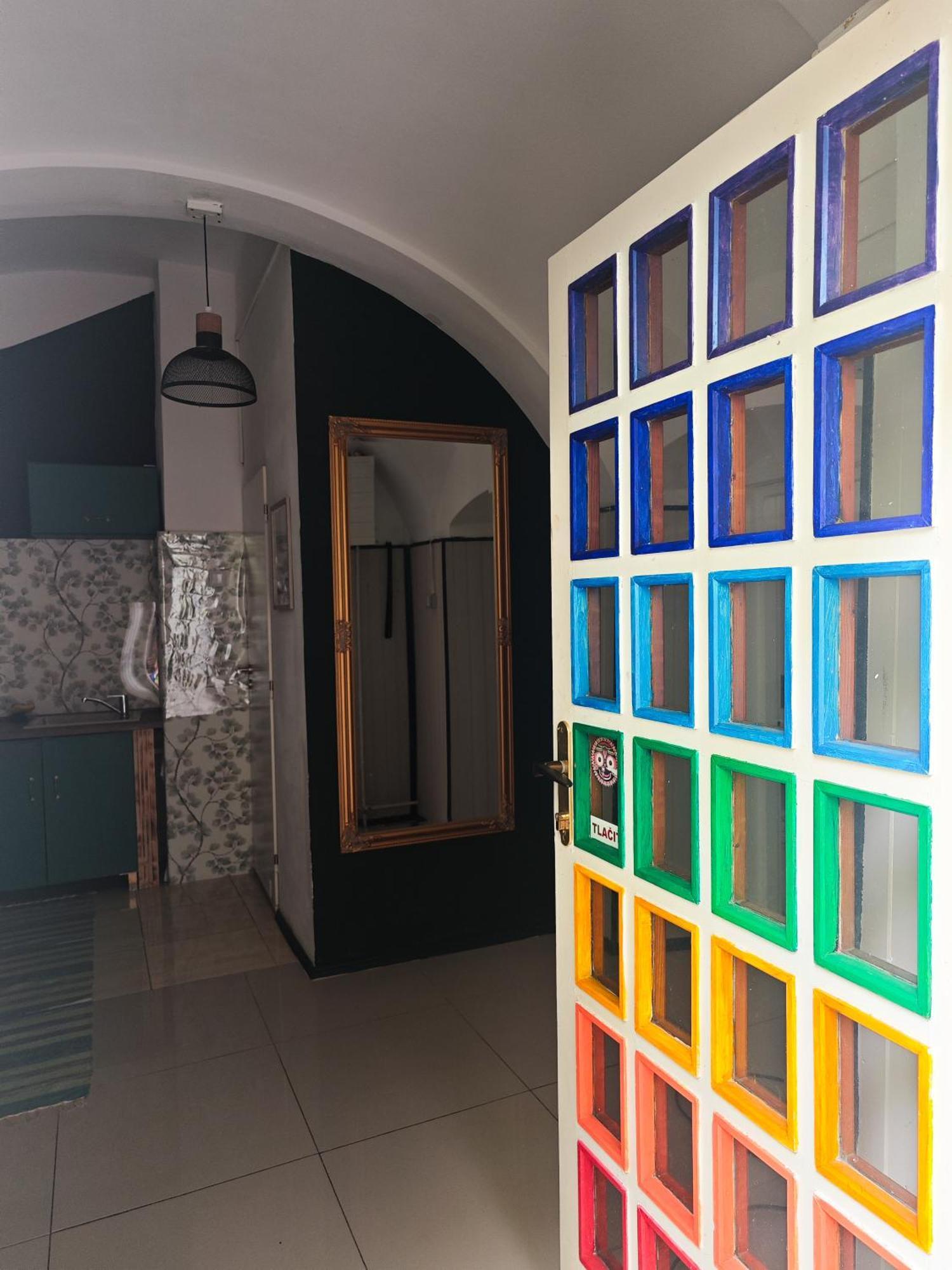 Vintage Room With Garden View Bratislava Buitenkant foto