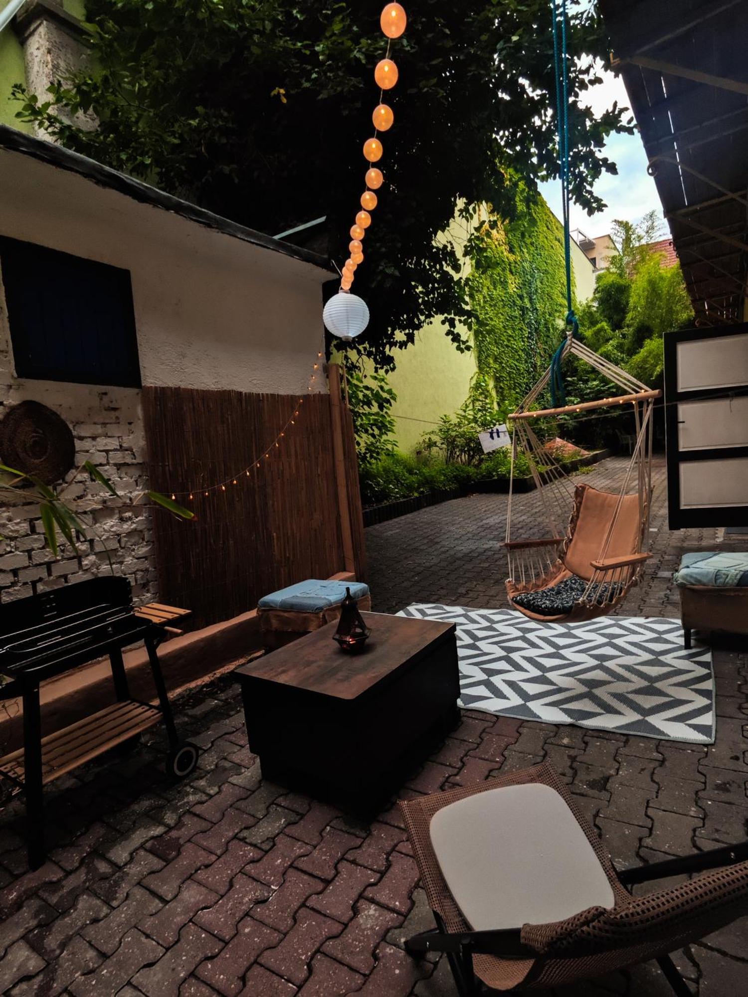 Vintage Room With Garden View Bratislava Buitenkant foto