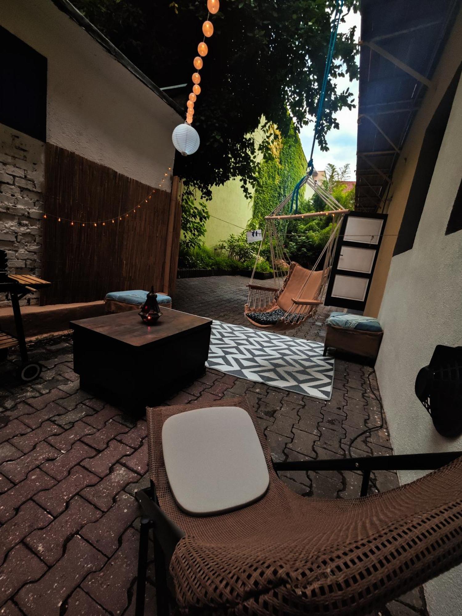Vintage Room With Garden View Bratislava Buitenkant foto