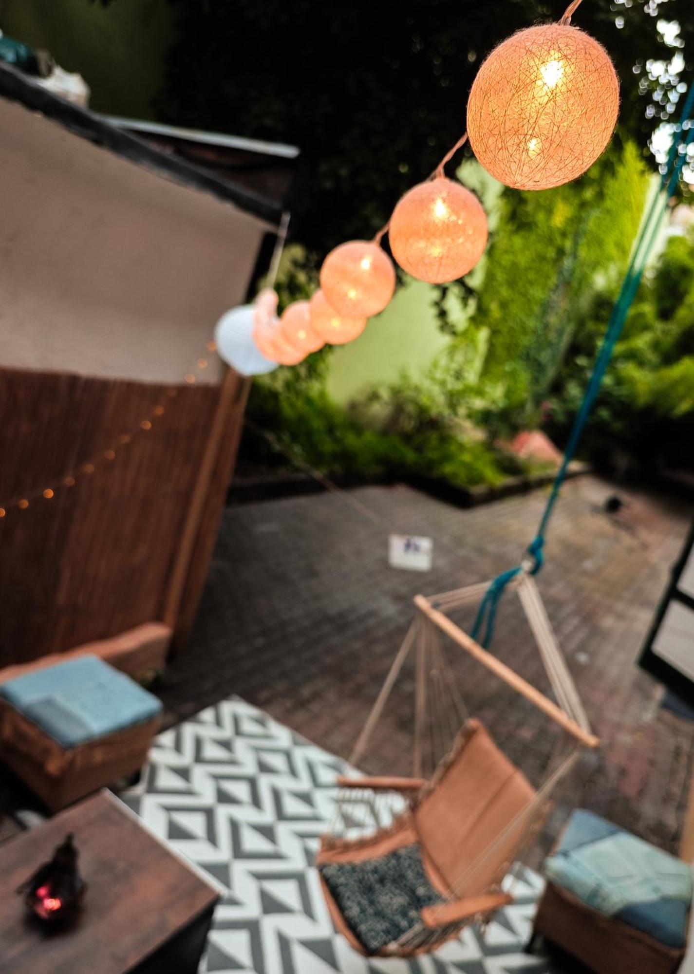 Vintage Room With Garden View Bratislava Buitenkant foto